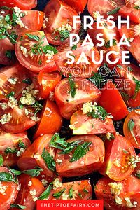 Have you ever made fresh pasta sauce you can freeze? It's so easy with just fresh tomatoes and a few ingredients you probably have! #spaghettisauce #pastasauce #freshpastasauce #garden #tomatorecipes