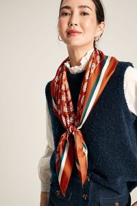 Elevate any ensemble with the Bloomfield scarf. Crafted from sublime silk, it's an enduring piece that will play a key part of your wardrobe for years to come. The elaborate heritage print that adorns it features beautiful rich hues that reflect the premium feel of the piece. It's cut to a square which offers versatility when it comes to styling. Wear it around the neck for a traditional look, or over the head to recreate a classic driving scarf. Woven. 100% silk. Square. Hand-drawn heritage pri