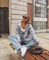 Combina el arte con la comodidad con estos creativos outifits aesthetic ultra cómodos y sexys para otoño. Checa cómo combinar la moda de los 90’s más moderna y grunge. ¿Qué es la moda aesthetic? aquí te dejamos 10 outfits. Los tops son ideales para combinar con tus looks.