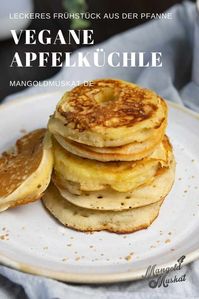 Apfelküchle sind in einem luftigen Teigmantel gebackene Apfelringe. Sie schmecken wie mit Apfel oder Apfelmus gefüllte Pfannkuchen. Die Äpfel werden beim Anbraten richtig schön zart und zergehen auf der Zunge. Einfach lecker!