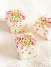 Funfetti Marshmallows by raspberri cupcakes, via Flickr