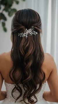 15 Half Up Half Down Wedding Hairstyles That Will Make You Say 'I Do' 42