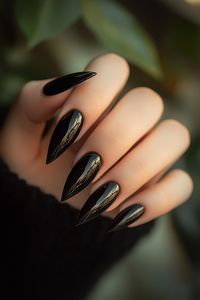 17 Bold Black Nails Inspo for Instant Glam