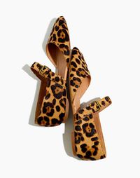 I absolutely adore these shoes- simple buckle, animal print, pointed toe !