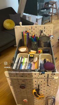 Check out our organizing tips for your sewing space! IKEA + creativity = <3 Har du orden i sysakene? Både tralla & tavlene er fra IKEA, så dette er lavterskel greier å få til for alle og enhver!