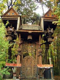 An awesome looking gate in Russia