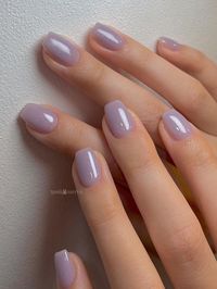 Love elegant nail looks? These Korean-inspired mauve nails with a soft and muted color palette are just the thing for you.