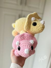 Gilly the Triceratops Crochet Pattern #crochetpattern #crochetpatternsamigurumi #crochetamigurumi #cuteamigurumi #crochetplushies