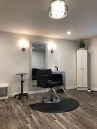 I spy an Eye-Vac and a black Avant Styling Chair at this chic home salon in Davis County, UT! ▪️💎▪️ #myminerva #modernsalon #salontoday #hairdresser #hairstylist #hairbrained #behindthechair #minervabeauty #beminervabeautiful #interiordesign #saloninterior #salondecor #salonlife #salongoals #hairsalondecor #salonequipment #saloninspo #saloninspiration #salonstyle