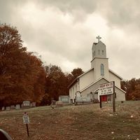 McCandless, Pennsylvania, USA | church with graveyard | church in the fall | white church | church aesthetic | graveyard aesthetic | fall aesthetic | small town aesthetic | small town America |