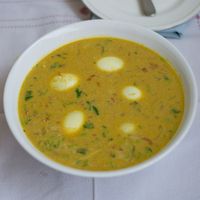 Recipe for South Indian Pondicherry style Egg Curry - Muthaiy curry. Adpated from the Pondicherry Kitchen. With step by step pictures.