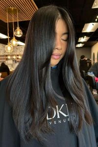 Long black hair is a timeless style that can’t be dictated by trends and can never go out of fashion. @beautyyybybrenda