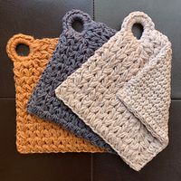 Ravelry: Puff Cluster Hot Pad pattern by Amy Minard