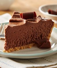 Easy 8-Minute No-Bake Chocolate Cheesecake - You want something tasty, sweet and delicious, but you don’t want to wait too much? This Cheesecake will be ready in only 8 minutes. Try it! You will be amazed and I am sure you will recommend it to all your friends!