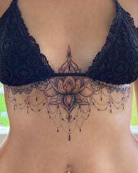 23 Ideeën Voor Onder Borst Tattoos Voor De Dapperste Vrouwen