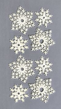 How To Make Snowflakes #tutorial #snowflakes #macrame #diyideas #crafts #diyideas #christmas #making #howto