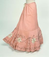 1890-1900 petticoat (1938.6) © Manchester City Galleries