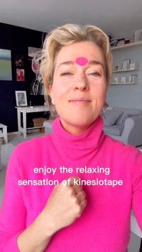 Live Lighter | Face Yoga instructor on Instagram: "Link in bio for my kinesiotape course - & shop the tape - to temper, soften, decode your muscles = reduces wrinkles. Faceyoga gives us awareness of overactive muscles and stored up tension. So we can strengthen the right muscles for the right job. Facial massaging helps to take it out of our system and 🥁🥁🥁 kinesiotape helps the muscles remember their new coding. Sounds fancy, it is just a really good sensation. #goodvibrations #kinesiotape #