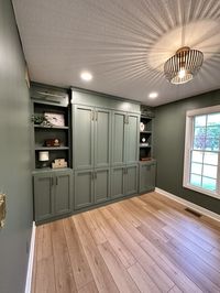 DIY Murphy Bed with Built-Ins - Newbuild Newlyweds