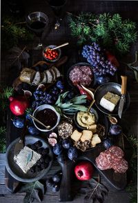 Light a candle, get cozy, pour some mulled wine and invite your friends over to enjoy the spirit of the season with this Winter Solstice Board.