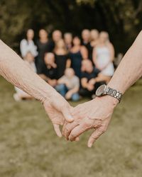 Extended family! This family is so adorable! Lasting memories lived in forever in photographs! #extendedfamilyphotos #grandparents #cousins #sisters #windsorphotographer