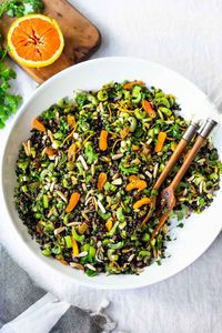 The BEST Lentil Salad infused with Moroccan spices, this healthy vegan lentil salad can be made ahead and keeps for 4 days, perfect for healthy midweek lunches! #lentilsalad #vegansalad