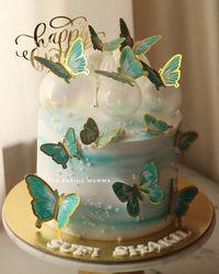 Embracing the delicate beauty of butterflies on this dreamy blue cake.🦋💙 #CakeArt #ButterflyCake #BakingJoy #bluecake