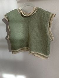 Get FREE Cheyenne Sweater Vest Knitting pattern! Best crafting experience with Ribblr ePattern: progress tracking, smart sizing, language auto translation and more!