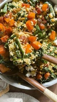 Tieghan Gerard on Instagram: "Butternut Squash Orzo Salad with Candied Bacon - it’s finally the time of year for warm fall salads and I making this on repeat. The spicy, smoky, sweet squash is delicious, but with some candied bacon toss in too? Nothing is better. It’s one of my favorite recipes right now 🤍

2 tablespoons extra virgin olive oil
3 cups cubed butternut squash
1 teaspoon smoked paprika
1 teaspoon chili powder
¼ teaspoon cinnamon
7 slices bacon, chopped (omit if vegetarian)
2 tablespoons chopped fresh rosemary or sage
2 teaspoons maple syrup
½ teaspoon cayenne pepper, or to taste
1 box orzo pasta
2 cups shredded or torn kale
½ cup roasted pepitas
6 ounces crumbled goat cheese

Balsamic Vinaigrette
½ cup extra virgin olive oil
1 ½ cloves garlic, grated
1 tablespoon chopped fres