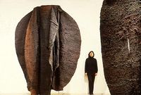 Magdalena Abakanowicz, Artist, Brown Abakans, 1969/1972, sisal weaving, 300 x 300 x 350 cm, collection of the artist