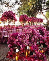 Dream tablescape all the way from #Zambia 💕 _______________________ ▪︎Floral Decoration: @karentranevents. ▪︎Planners : @lovefrommwai_experiences