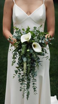 Achieve elegance with a minimalist bouquet of calla lilies. Visit us to check out these stunning summer wedding bouquets that are packed full of the most popular summer flowers to create the best bride bouquets. Find out from elegant wedding bouquets to wildflower and boho wedding bouquets, explore over 55 wedding bouquets trending for 2024. Explore the best wedding bouquets and wedding flowers. #weddingbouquetsminimalist #summerweddingbouquets #weddingflowers