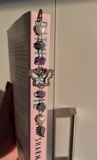 Amethyst metal hook bookmark! One of a kind crystal bookmark for book lovers🫰🏼available on depop : mini_styles