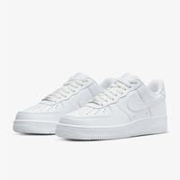 New Nike Af1’s Low Top Shoes For Men New In Box, White These Casual All White Shoes For Men Are A Classic Staple In Any Man’s Wardrobe. Pair These Mens White Sneakers With Any Outfit For Instant Elevated Style. Leather Upper Rubber Sole Mens Shoes Size 10