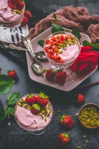 Strawberry Shrikhand Recipe - Gastronomic BONG