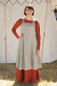 Intended as Viking dress costume, the link goes to a tutorial on making both the dress AND the apron, which looks to be a very useful design for modern use!!