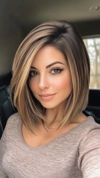 15 Hottest Short Hairstyle Women: Trendy Styles for 2024