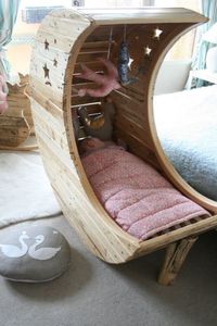 The design of Moon Cradle has to be one that makes you poetic and feel the innocence of a child’s mind. It preserves your baby in good posture and lets him enjoy a comfortable sleep underneath the stars cut out of wood pallets.