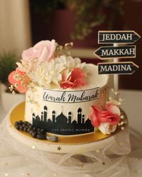 Crafted with love and devotion. This Umrah Mubarak cake symbolizes a beautiful journey of faith. From Jeddah to Makkah to Madina, we hope your spiritual journey was as sweet and fulfilling as this creation. 🌸✨ #UmrahMubarak #HomeBaker #CakeArtistry #FaithJourney #BakingWithLove #umrahcake #hajjcake #umrahthemecake