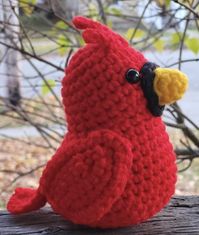 Cardinal Amigurumi - Free Crochet Pattern - StringyDingDing