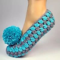 Jewels- Easy Free Pattern To Crochet Slippers + VIDEO – Littlejohn's Yarn