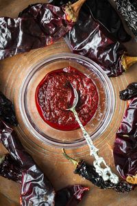 This easy harissa paste substitute takes only a few minutes to make. Thanks to harissa powder, it hits all of the harissa flavour spots. See the full blog post for more harissa substitutes.