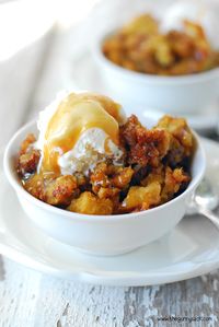 If you've ever wondered how to make bread pudding in the slow cooker, this delicious pecan pie bread pudding recipe is for you! This Slow Cooker Pumpkin Pecan Bread Pudding is a great dish for the holidays, parties, and more.