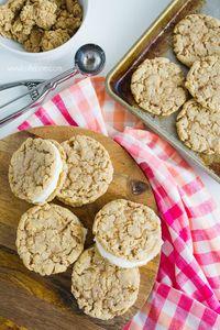 Oatmeal Sandwich Cookies recipe, so good! Love these homemade oatmeal cookies with a creamy frosting, so yummy! Easy oatmeal sandwich cookies!