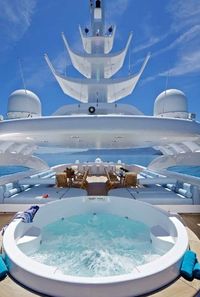 Yacht hot tub