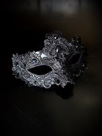 Women's brocade masquerade mask in black, for masquerade balls and parties!   I N C L U D E D Mask come with matching double-sided satin ribbons attached.   S I Z E  Adult Size. Detailed dimensions available upon request. C U S T O M I Z A T I O N If you would like to color & embellish the mask to match your costume/dress, choose custom color and get in touch, we love to work on custom orders!  C O N T A C T  Please contact us via ETSY messages. P H O T O  Images displayed on this listing are pr