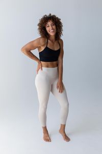 SOLAS LEGGING Upgrade your workout wardrobe with the staple Solas Leggings. Designed with a lightweight, moisture-wicking, and 4-way stretch fabric these leggings are a need for any gym-goer. With a 24 inch inseam for a 7/8 length and a mid to high rise waistband, these leggings have been created to flatter your figure while withstanding your toughest workout. DETAILS: High-rise 4.5” non-slip waistband 24” inseam Light weight Squat proof Gusseted crotch 4-way stretch Moisture wicking Reflective