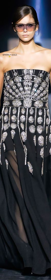 Givenchy Fall 2019 RTW #Givenchy #Fall2019 #Runway #SparklyGold