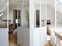 basic idea for dividing a bonus or attic space into rooms.  source : Maison & Travaux