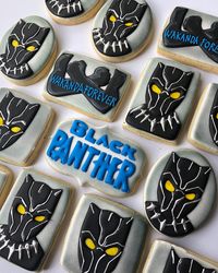 Black Panther #cookies #cachitodecielopdx #decoratedcookies #cookiesofinstagram #instacookies #blackpanther #marvel #blackpanthermovie #blackpanthercookies